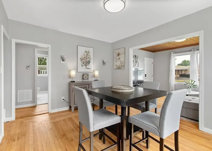 Stylish, Relaxing & Comfy 3 Bdr Home