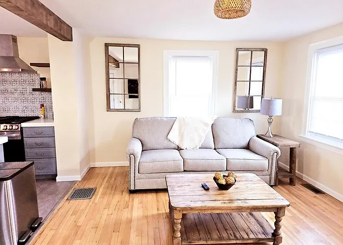 Cozy Coastal Cottage