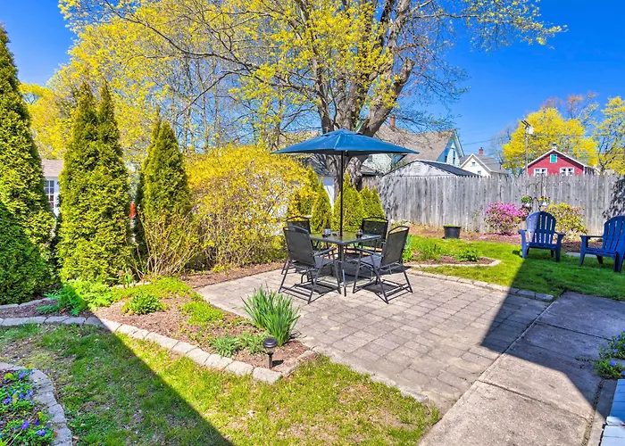 Mystic Refuge W/ Patio < 1 Mi To Downtown!